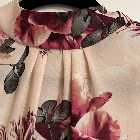 Beautiful Le chateau blouse/Size XS - Picture 6 of 7